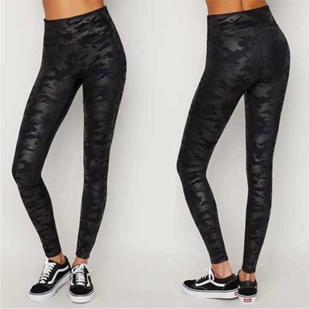 NWT Spanx Faux Camo Leggings Size M